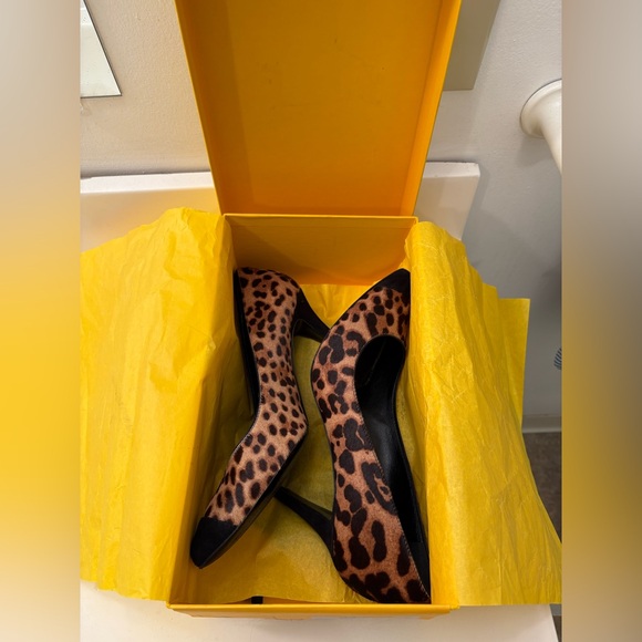 Fendi size 40 cheetah animal print pumps high heels - Picture 2 of 9